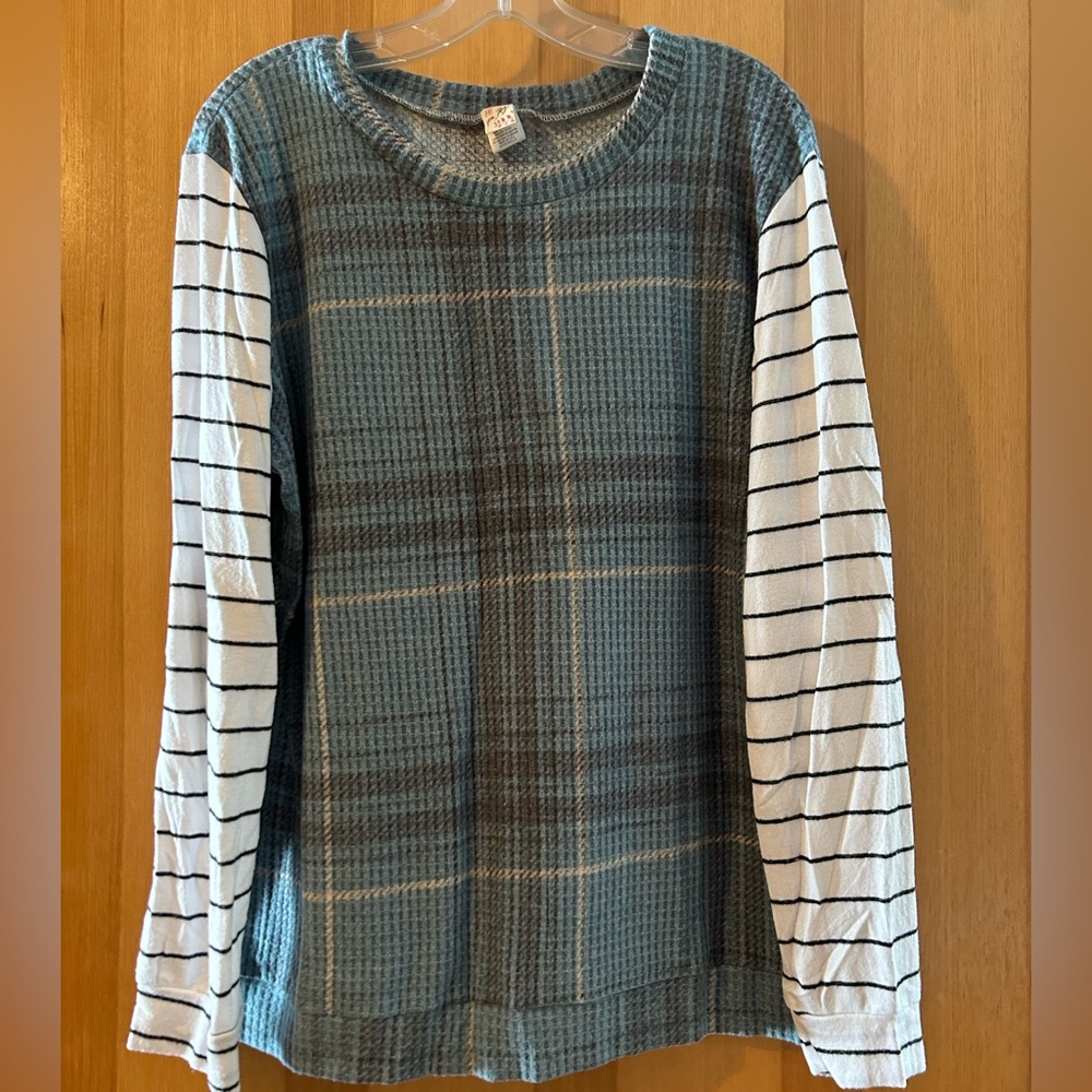 Green Plaid and White & Black Striped Sleeves, by 7th Ray.